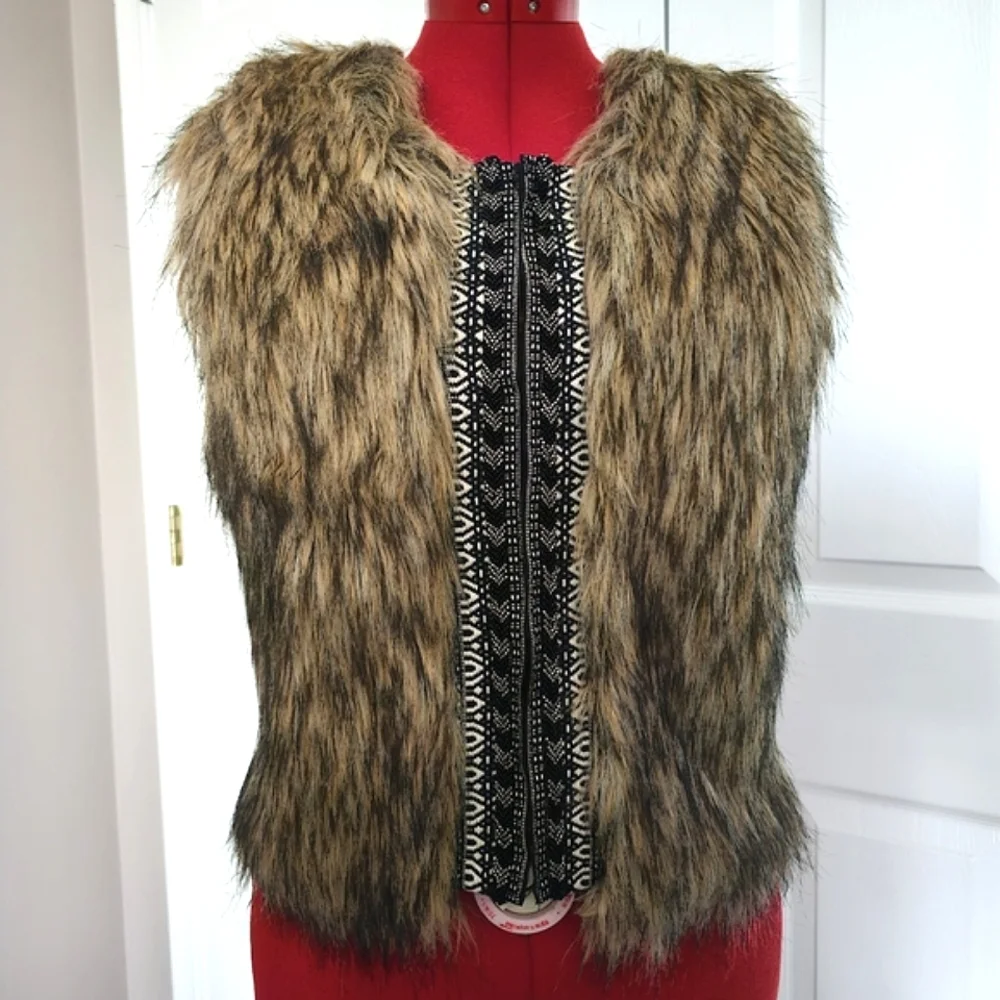 Miss Me Faux Fur Cable Knit Vest - Size L - Picture 5 of 14